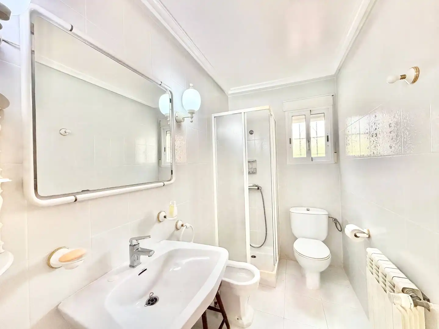 Bathroom of Houses for sale in El Campello  with Swimming Pool
