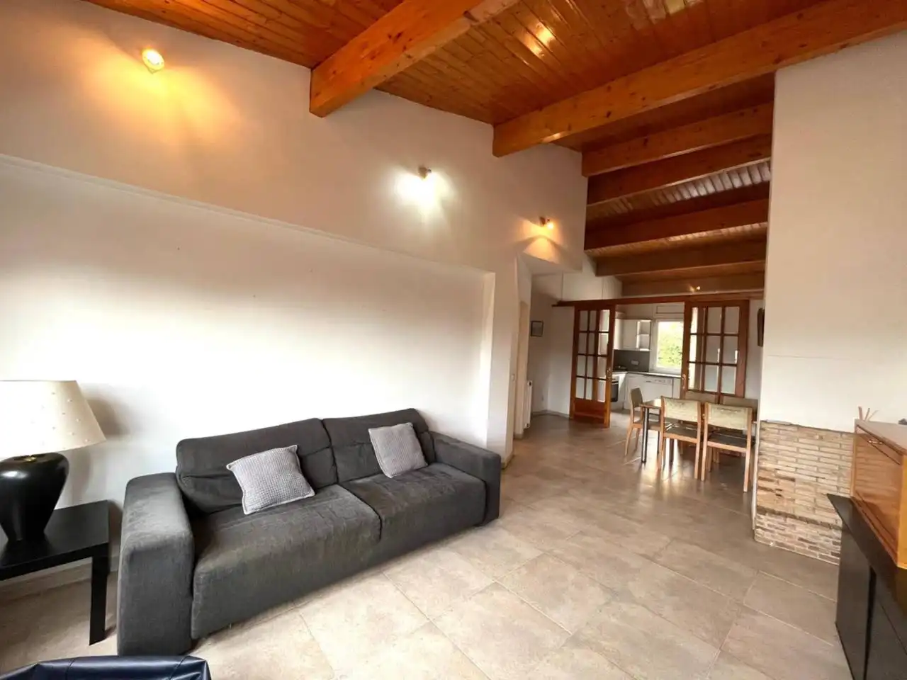 Sala de estar de Casa o chalet en venta en Girona con Aire acondicionado, Calefacción y Jardín privado