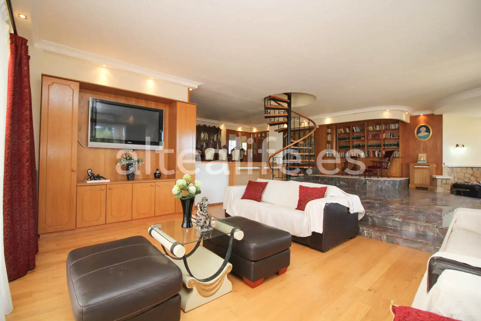 Sala de estar de Casa o chalet en venta en La Nucia con Aire acondicionado, Jardín privado y Terraza