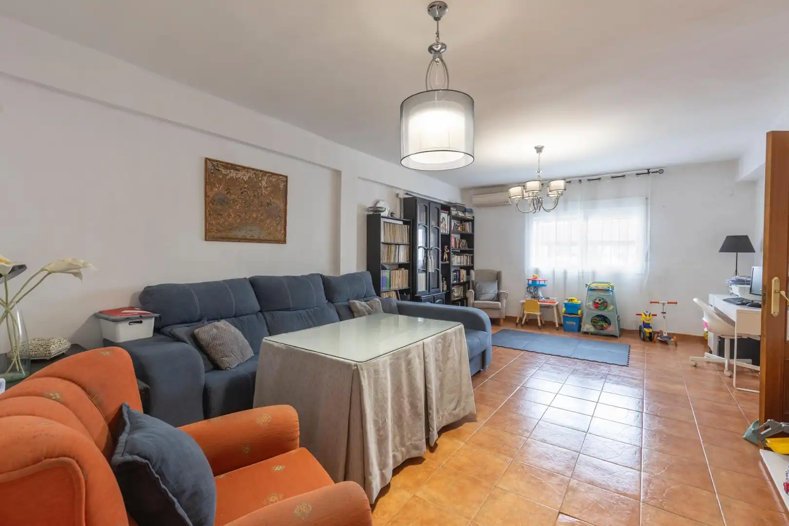 Sala d'estar de Casa adosada en venda en Albolote amb Aire condicionat, Calefacció i Terrassa