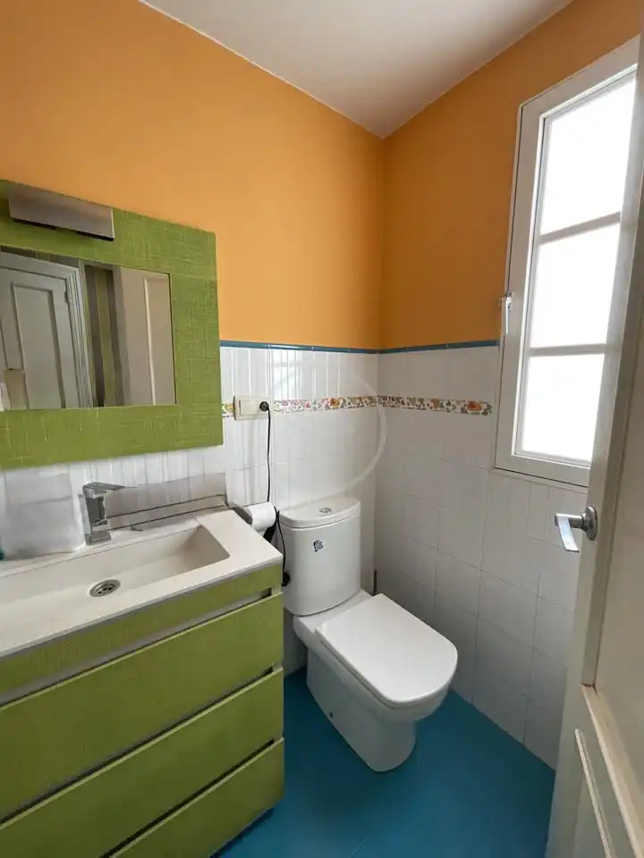 Badezimmer von Wohnung zum Verkauf in Linares mit Klimaanlage