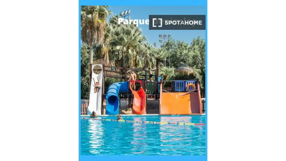 Swimming pool of Flat for rent in Valencia  with Air Conditioner, Heating and Furnished