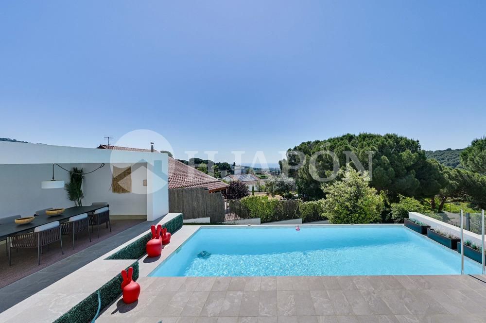 Swimming pool of House or chalet for sale in Alella  with Air Conditioner, Heating and Private garden