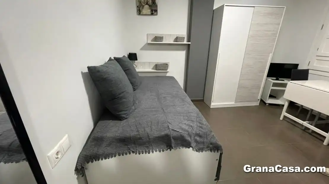 Habitación de Ático de alquiler en Granada con Aire acondicionado, Calefacción y Terraza