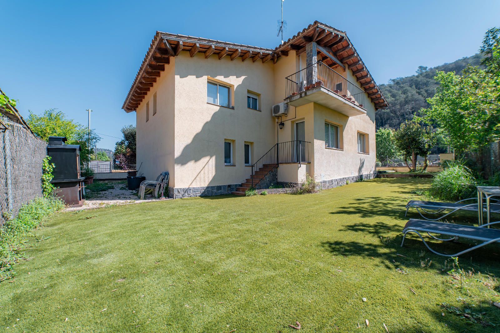 Vista exterior de Casa o xalet en venda en Tagamanent amb Aire condicionat, Calefacció i Jardí privat