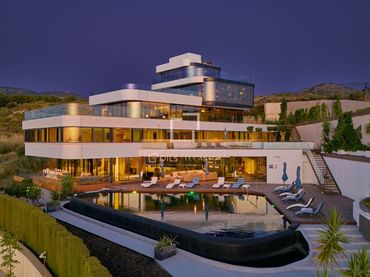 Villa con piscina in vendita a Altos de la Zubia