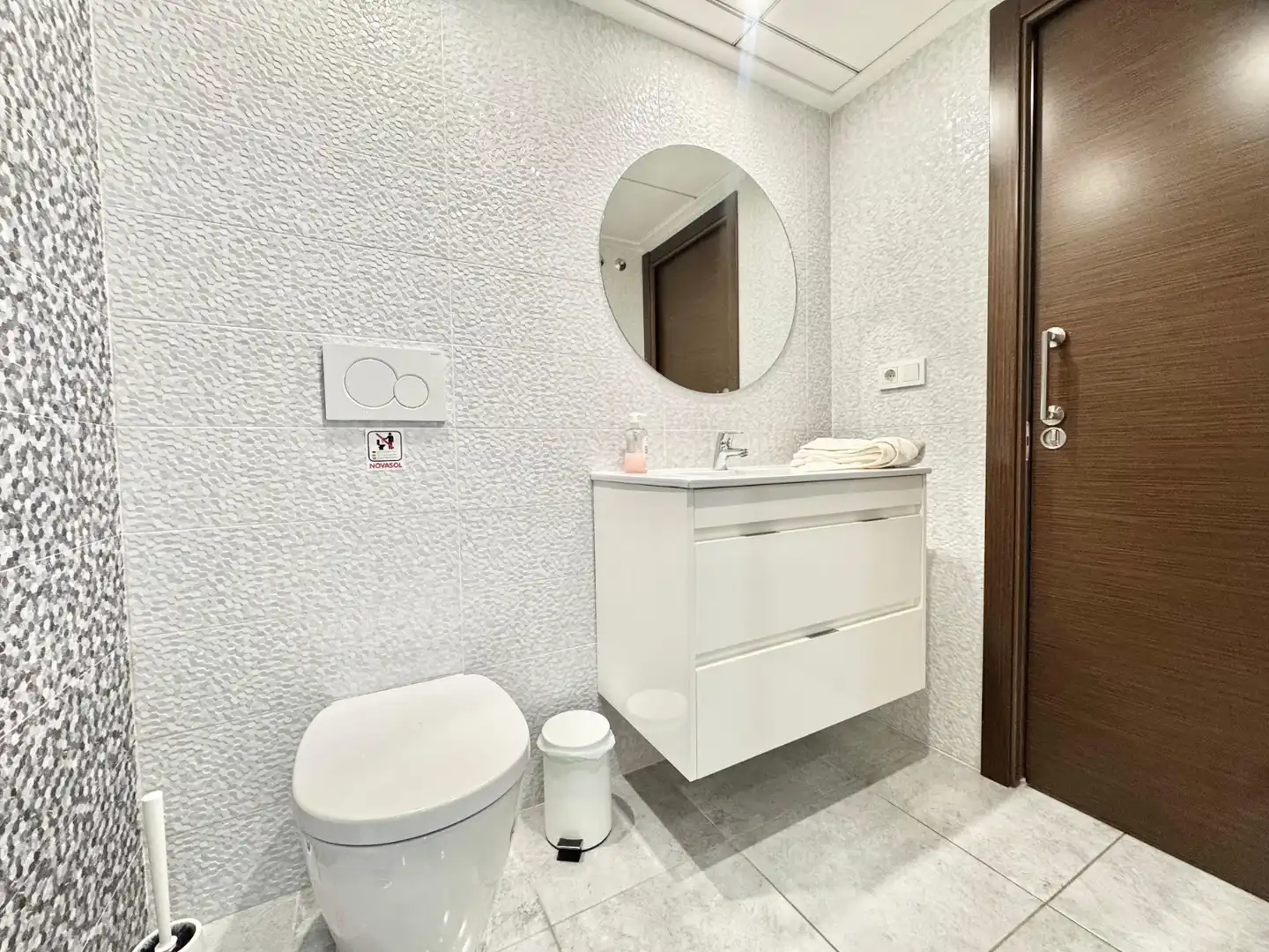 Bany de Casa o xalet de lloguer en Torrevieja amb Aire condicionat, Piscina i Moblat