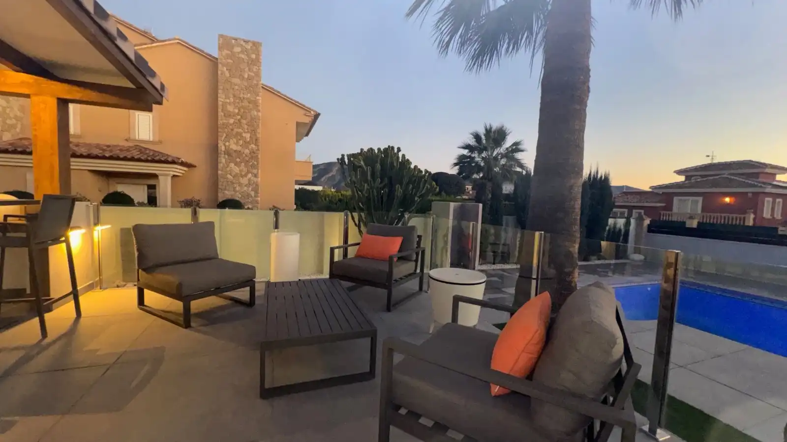 Casa con piscina en venta en Pueblo - Urbanizaciones, imagen 6