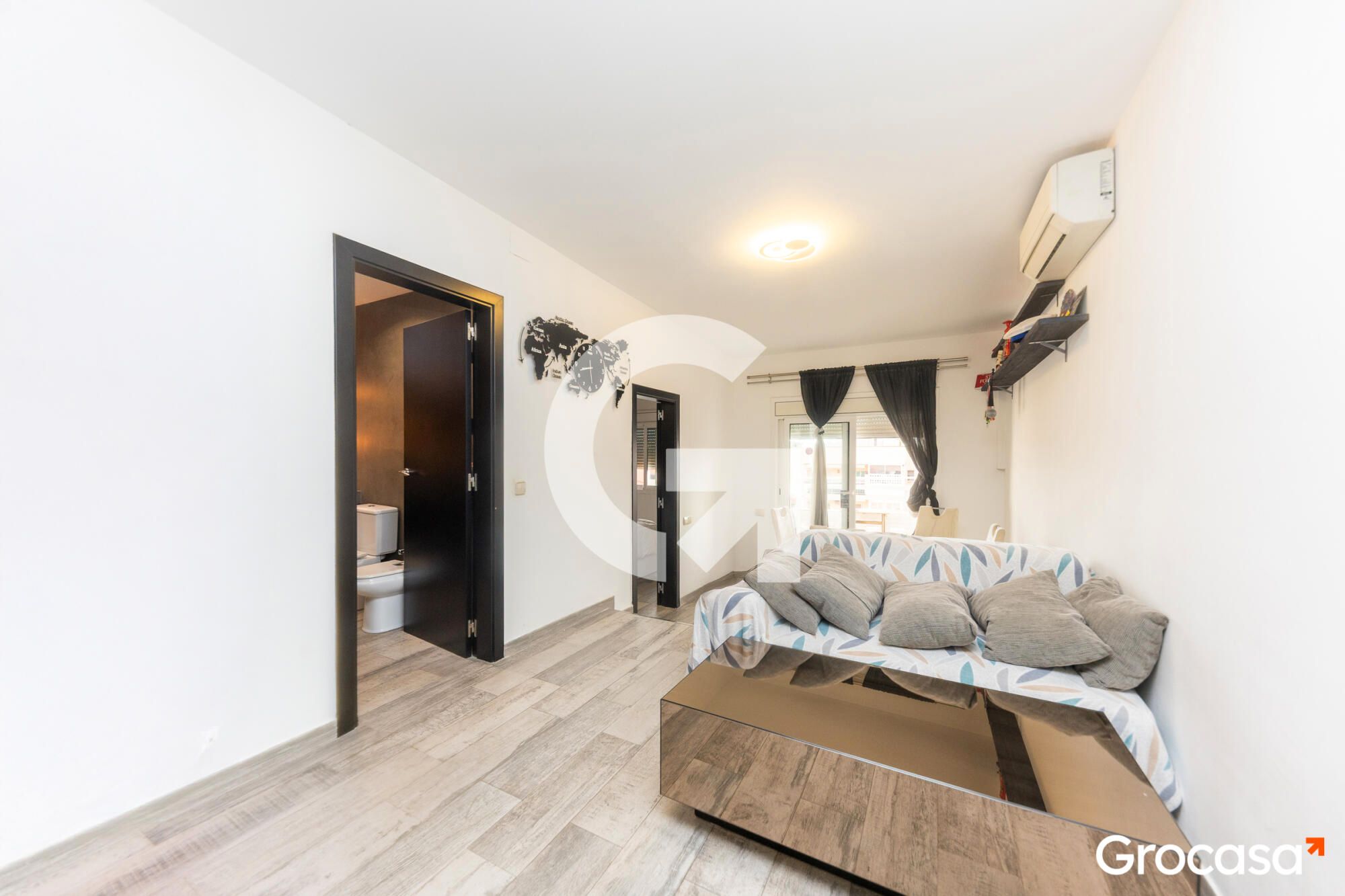 Bedroom of Flat for sale in Sant Boi de Llobregat  with Air Conditioner, Oven and Balcony