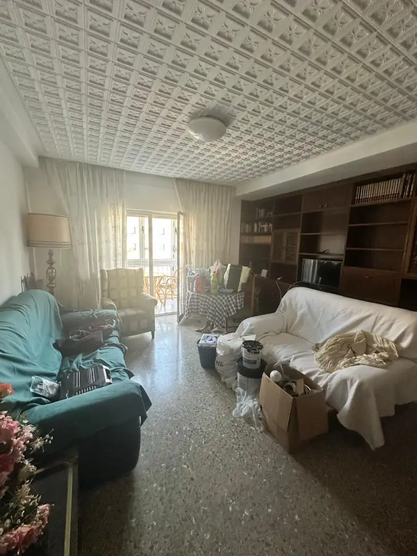 Sala d'estar de Pis de lloguer en Cuenca amb Calefacció, Terrassa i Moblat