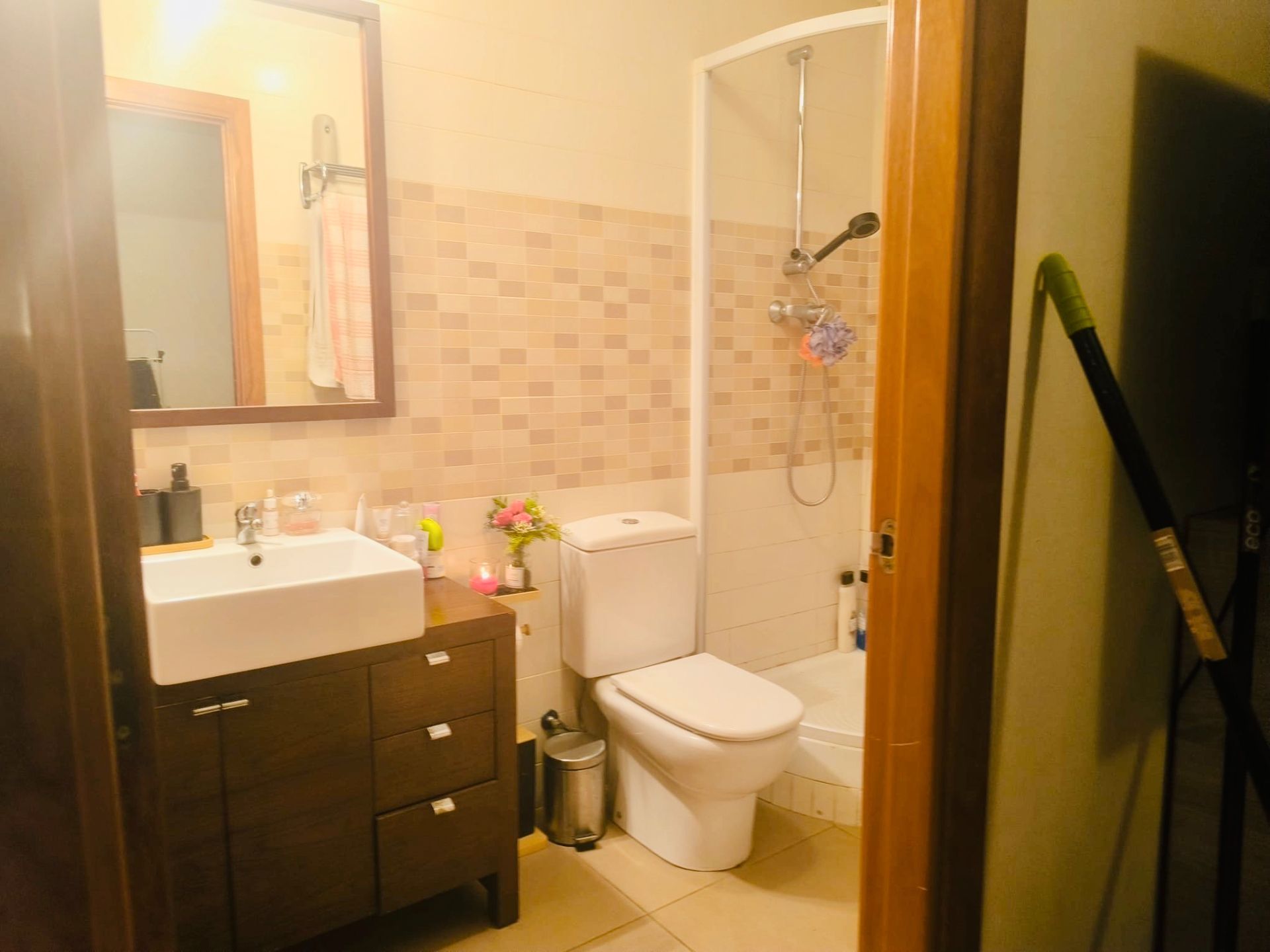 Bathroom of Apartment for sale in Terrassa  with Heating, Parquet flooring and Furnished