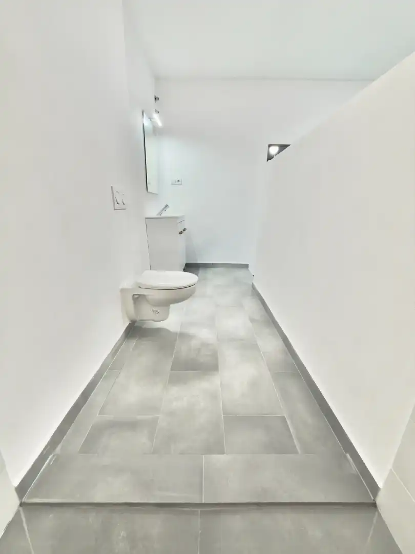 Bathroom of Ground floor for sale in Bornos  with Air Conditioner, Private garden and Furnished
