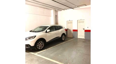 Foto 2 von Garage zum Verkauf in Avenida Mar del, Puerto Marina, Benalmádena