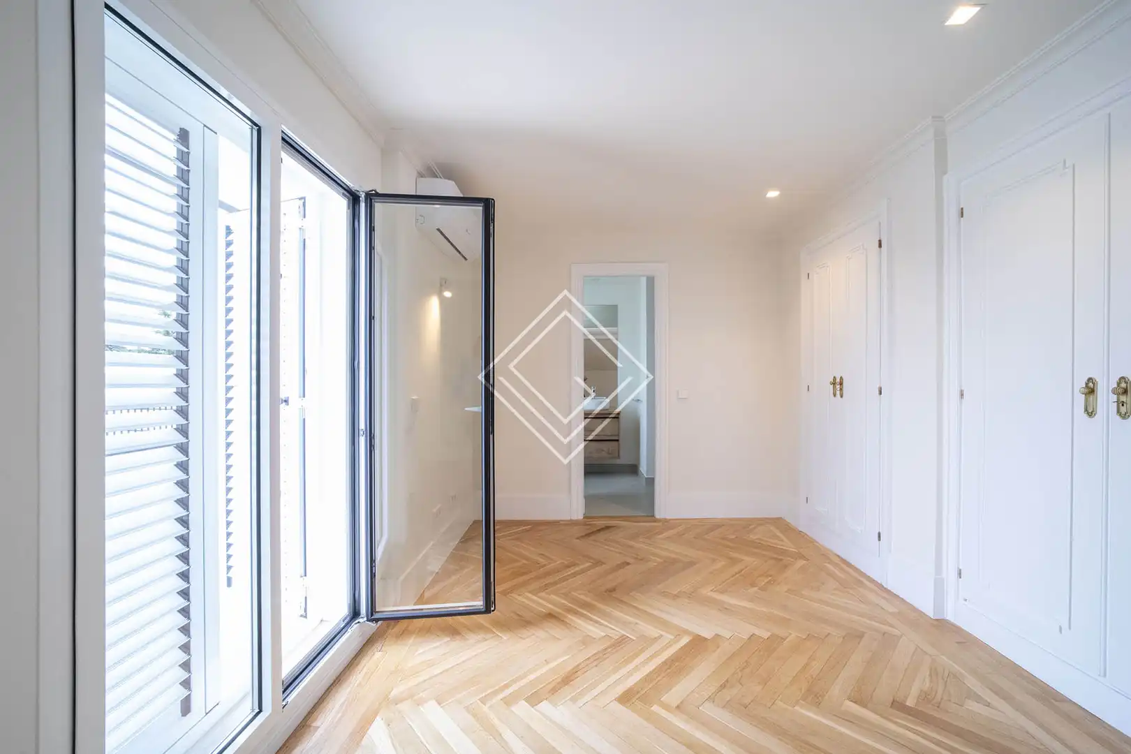 Bedroom of Attic for rent in Madrid  with Air Conditioner, Heating and Terrace