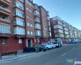 Exterior view of Flat for sale in Valladolid Capital  with Terrace and Balcony