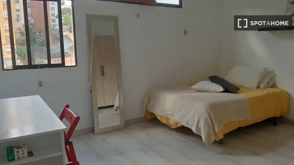 Habitación de Piso para compartir en Ciudad Alta