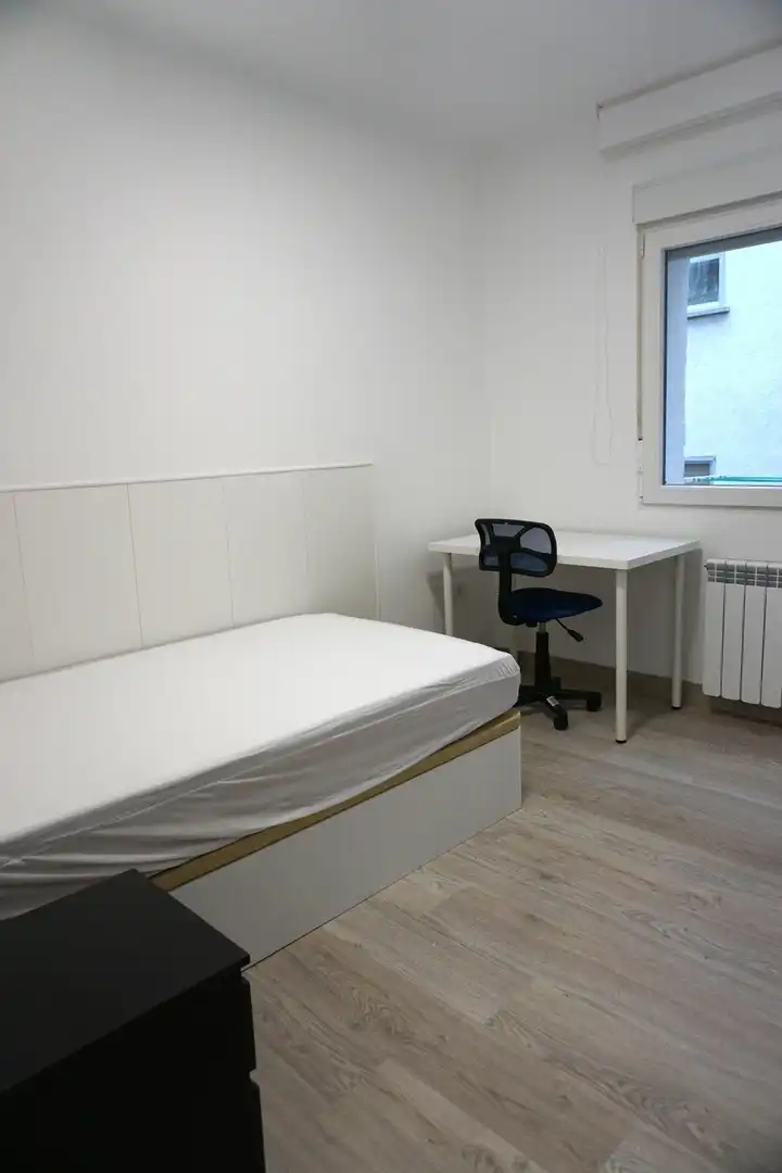 Room in Calle CAPITAN MENDEZ VIGO, 50, Santo Tomás