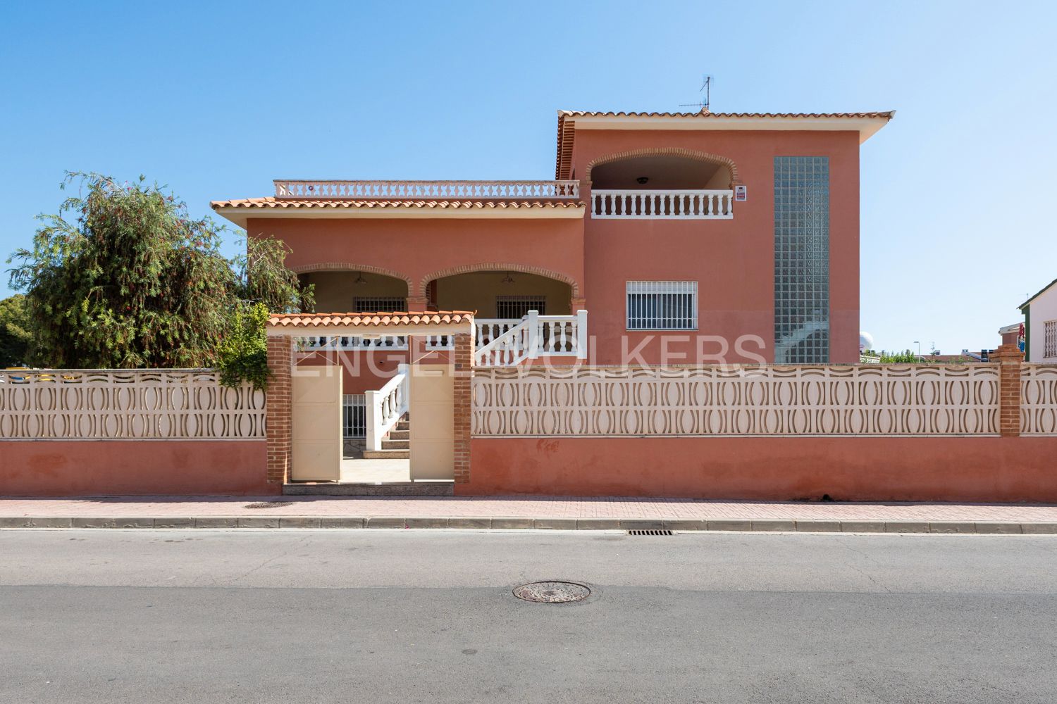 Vista exterior de Casa o xalet en venda en Oropesa del Mar / Orpesa amb Calefacció, Jardí privat i Terrassa