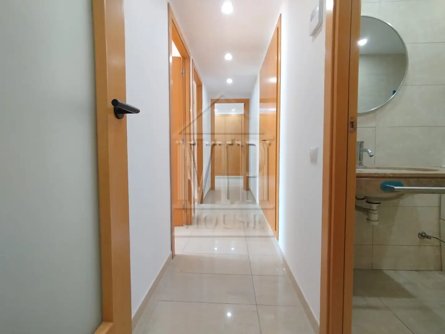 Flat for sale in Badalona  with Air Conditioner, Heating and Furnished