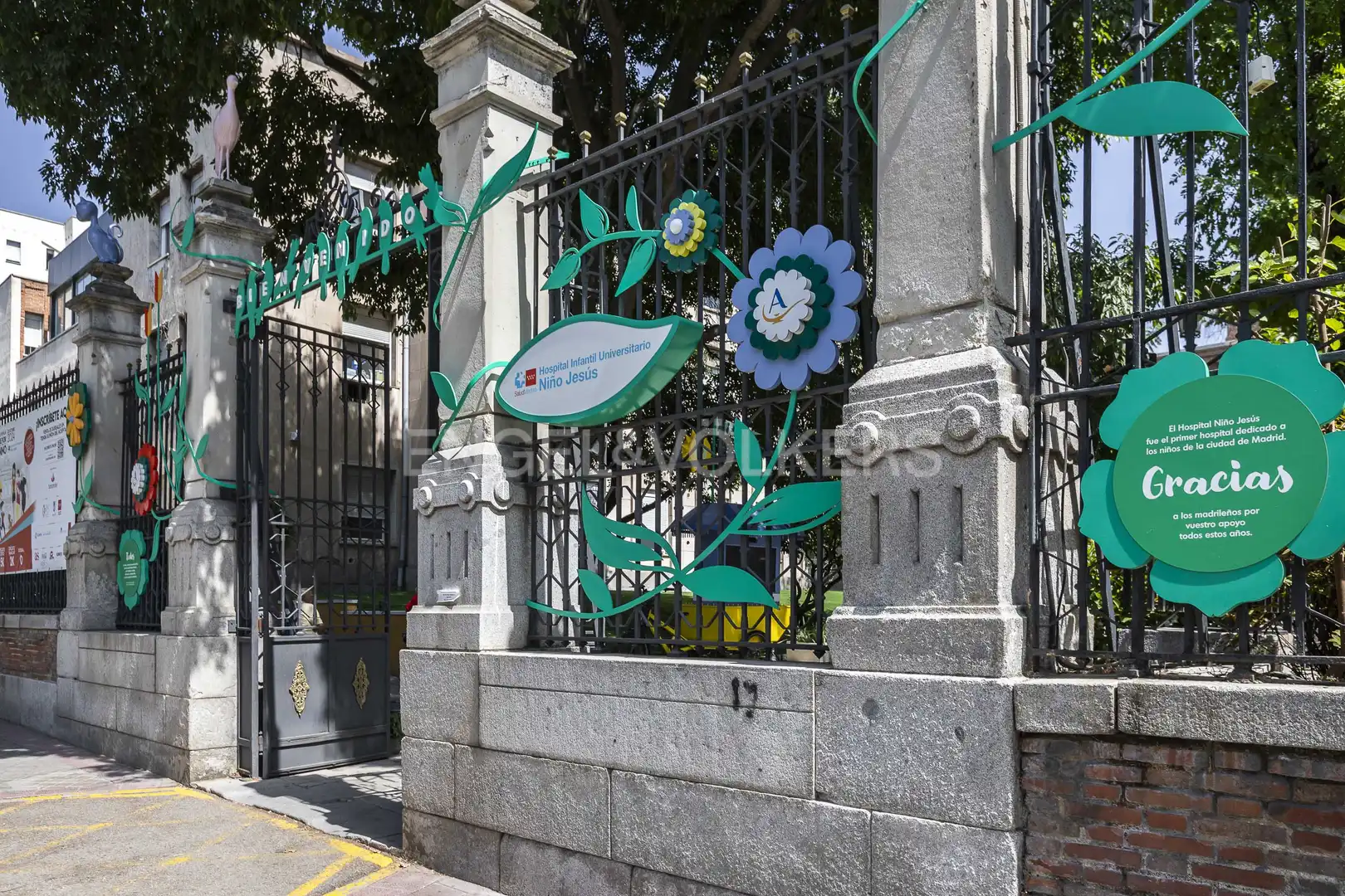 Vista exterior de Casa o chalet en venta en Madrid con Calefacción y Jardín privado
