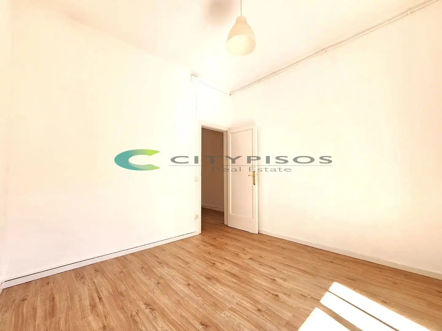 Flat for sale in Barcelona  with Heating, Parquet flooring and Oven