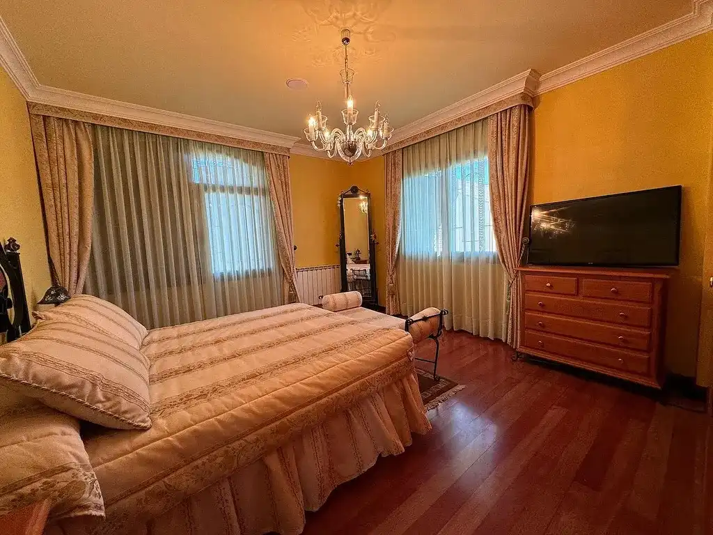 Bedroom of Houses for sale in Cacabelos  with Heating, Parquet flooring and Terrace