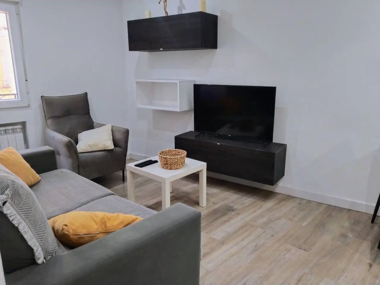 Living room of Flat for rent in Burgos  with Heating and Furnished