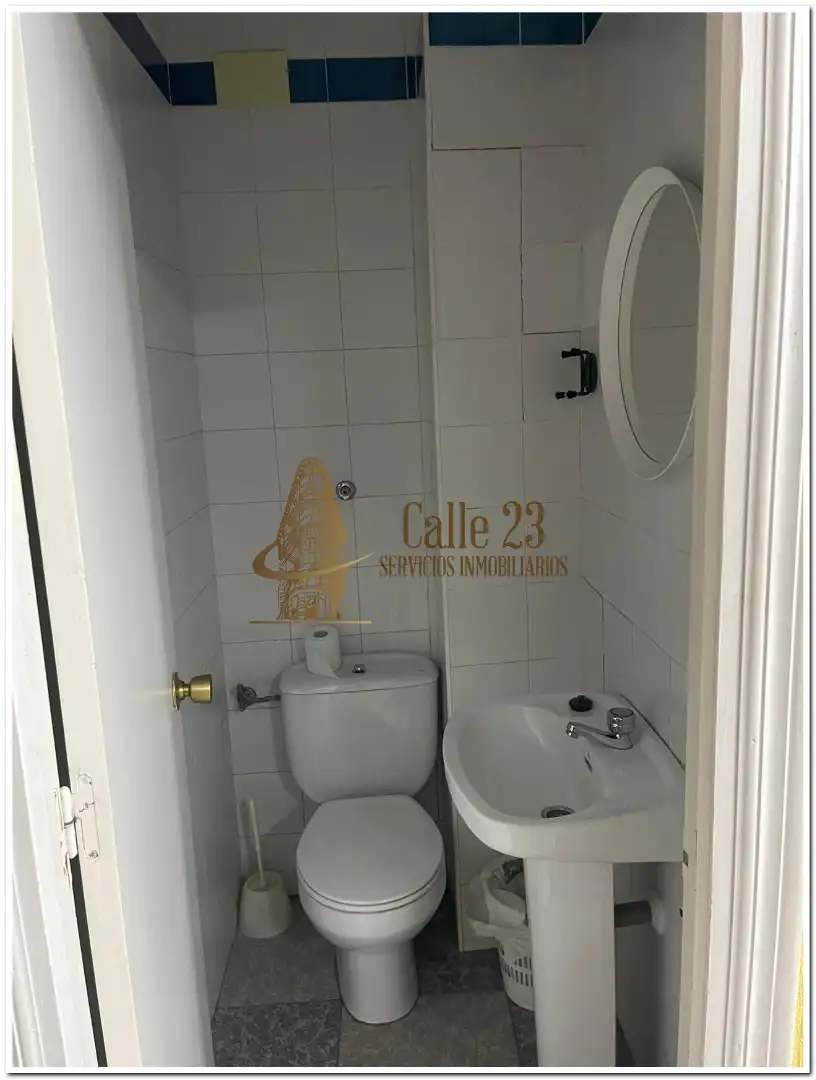 Bathroom of Commercial properties for rent in Huelva  with Air Conditioner and Heating