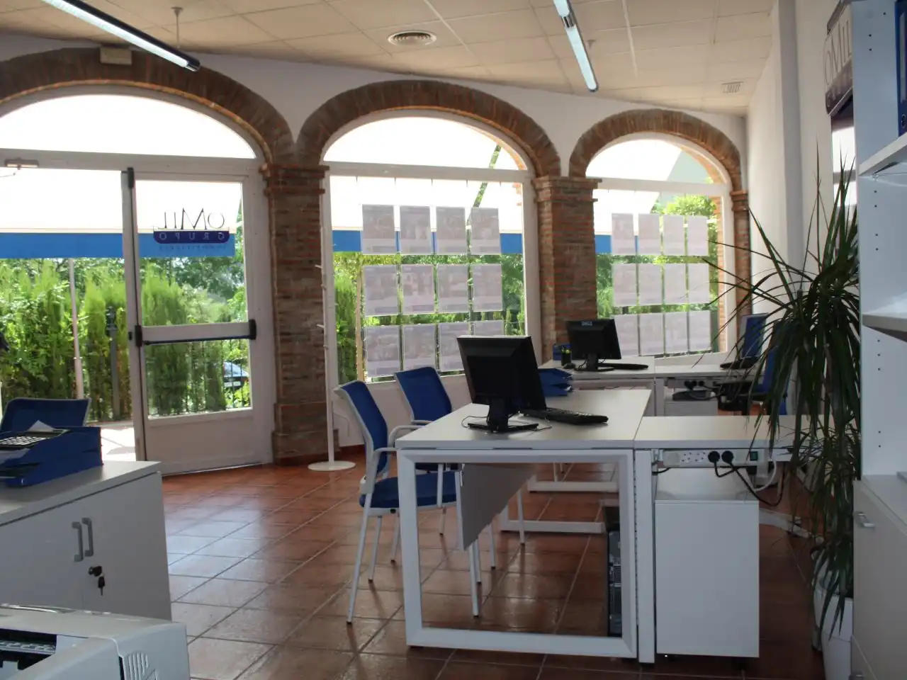 Geschaftsraum zur Miete in El Puerto de Santa María mit Klimaanlage, Heizung und Terrasse
