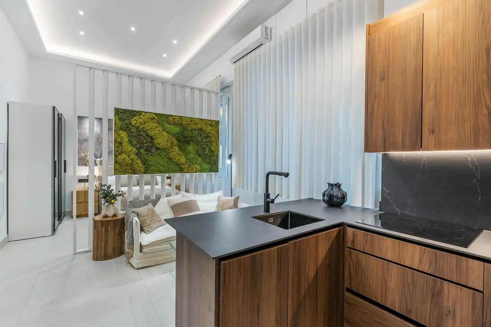 Kitchen of Ground floor for sale in Granada  with Air Conditioner, Private garden and Furnished