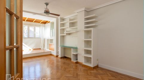 Foto 5 de Piso de alquiler en De Agastia, San Juan Bautista, Madrid Capital