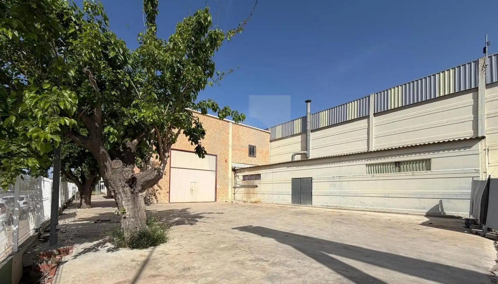 Industrial buildings for rent in Cheste