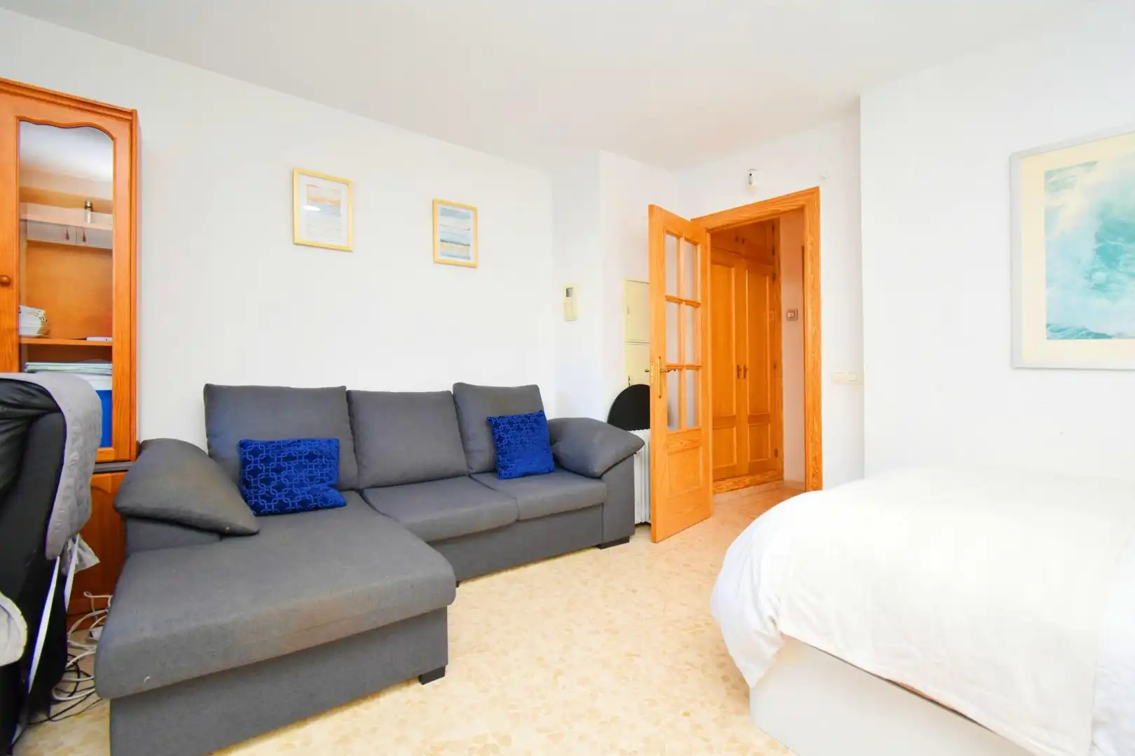 Wohnzimmer von Wohnung zum Verkauf in Roquetas de Mar mit Klimaanlage, Terrasse und Gemeinschaftspool