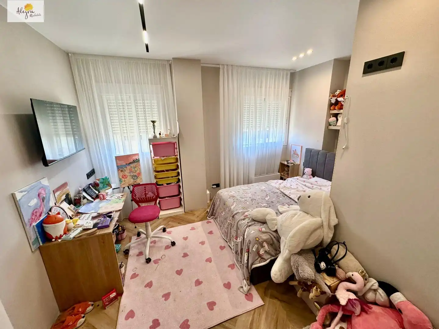 Habitación de Apartamento en venta en Paterna con Aire acondicionado, Calefacción y Jardín privado