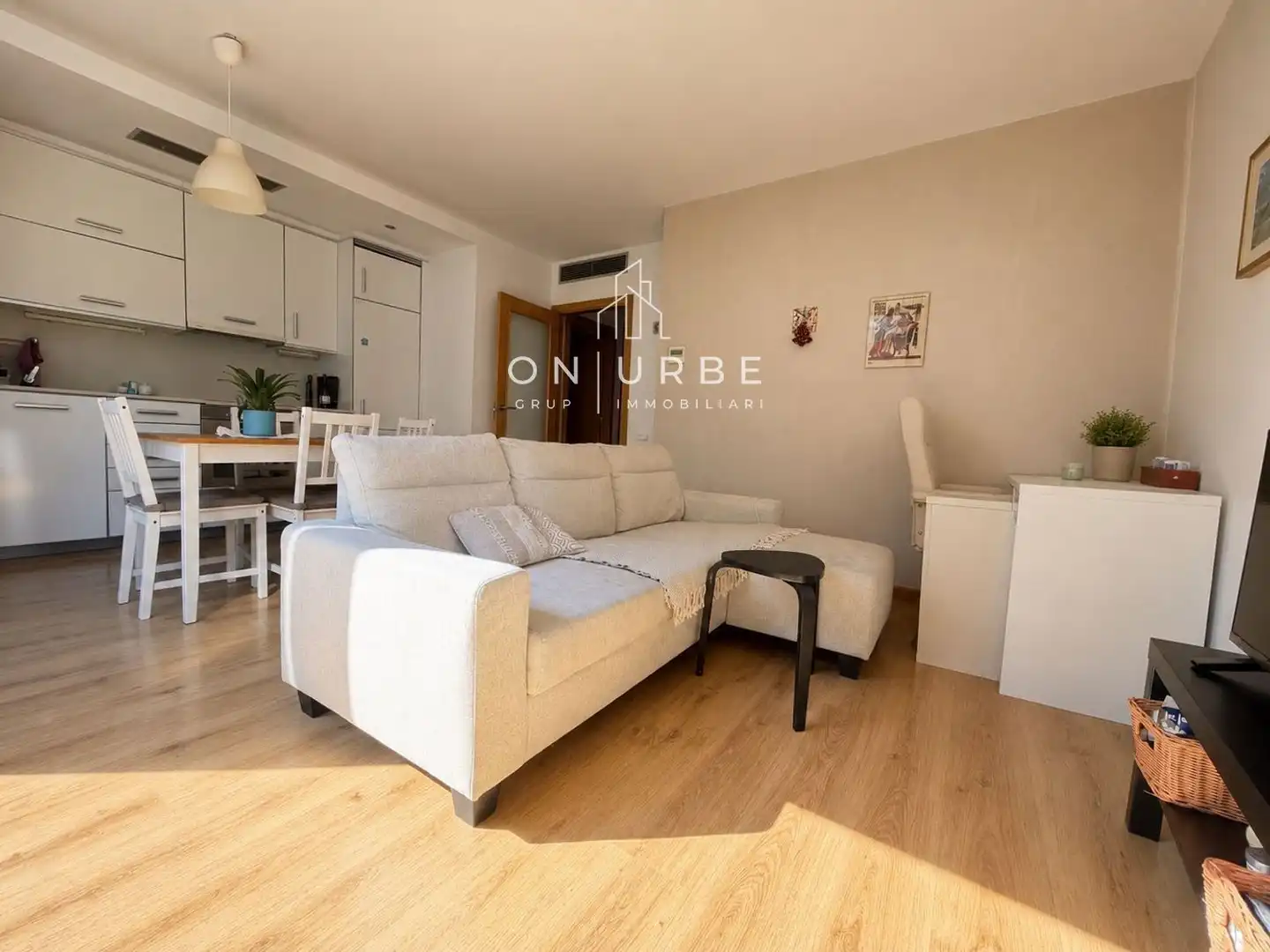 Sala d'estar de Pis en venda en Barcelona amb Aire condicionat, Terrassa i Traster