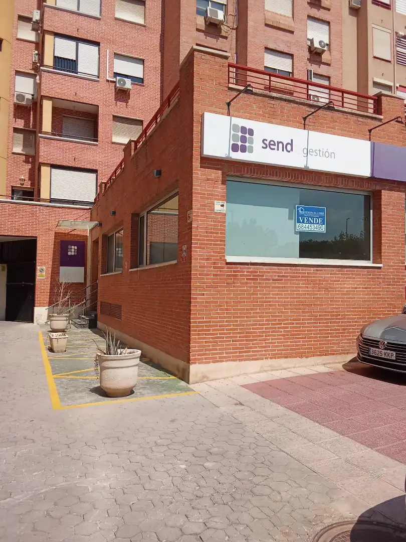 Local comercial en venda a Calle Agustín Lara 13