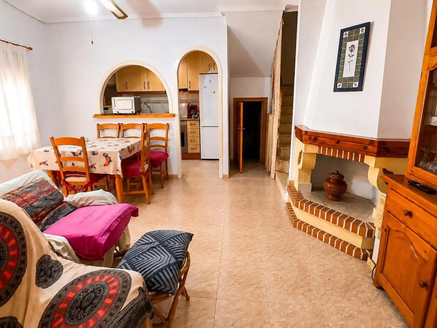Casa aparellada amb terrassa en venda a Calle GABRIELA MISTRA, imagen 2