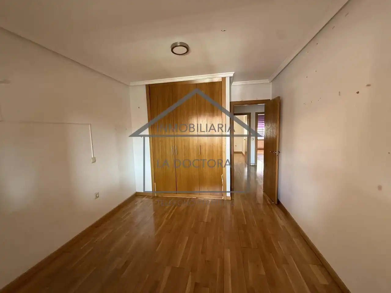 Habitación de Casa adosada en venta en Navalcarnero con Calefacción, Jardín privado y Terraza