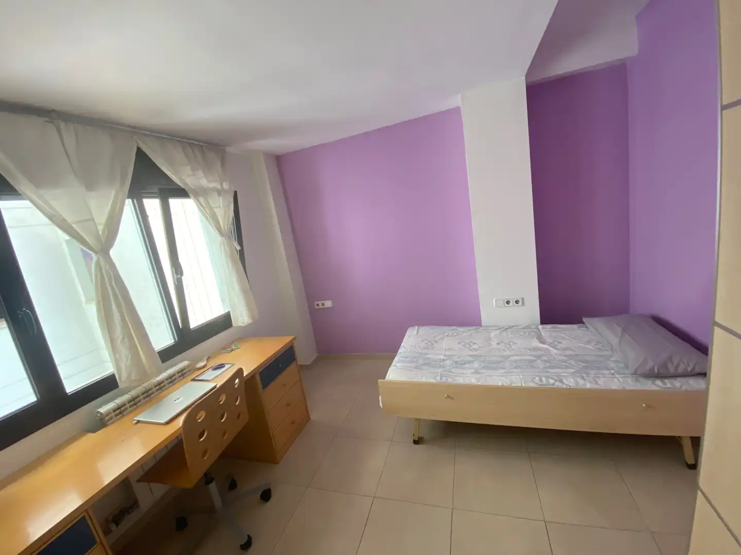 Habitación de Ático en venta en Girona con Aire acondicionado, Calefacción y Amueblado