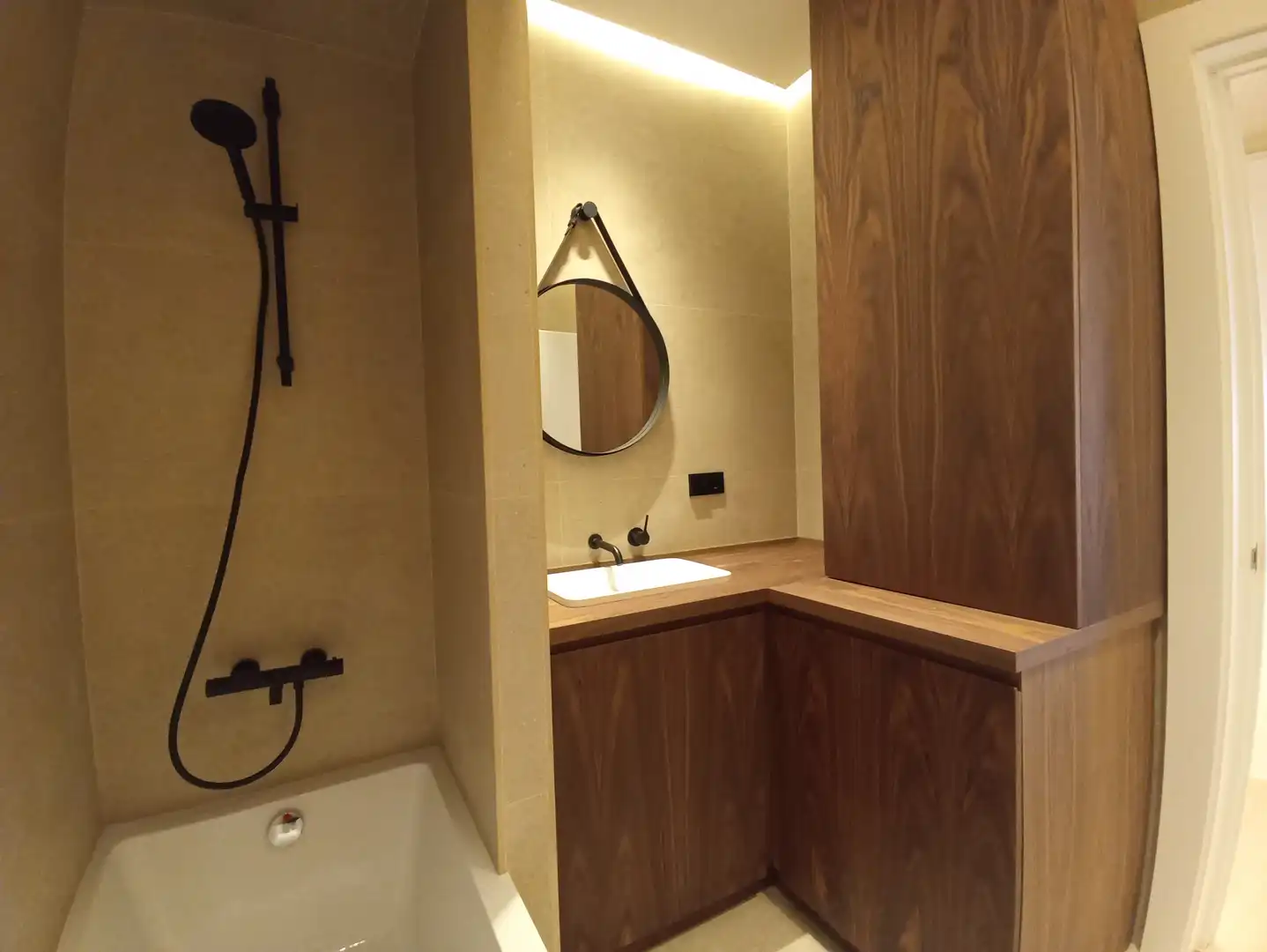 Flat for rent in Calle Asturias, Parque San Francisco - Uría