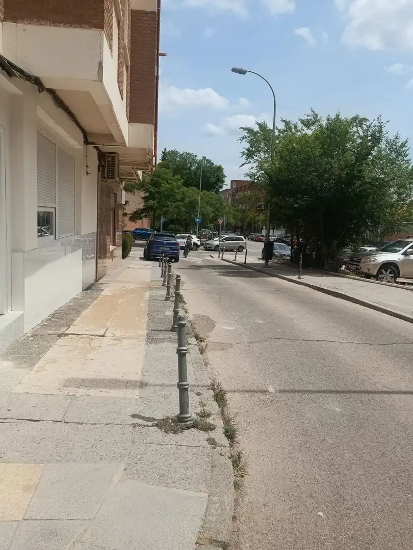 Aparcament de Local en venda en Madrid amb Aire condicionat
