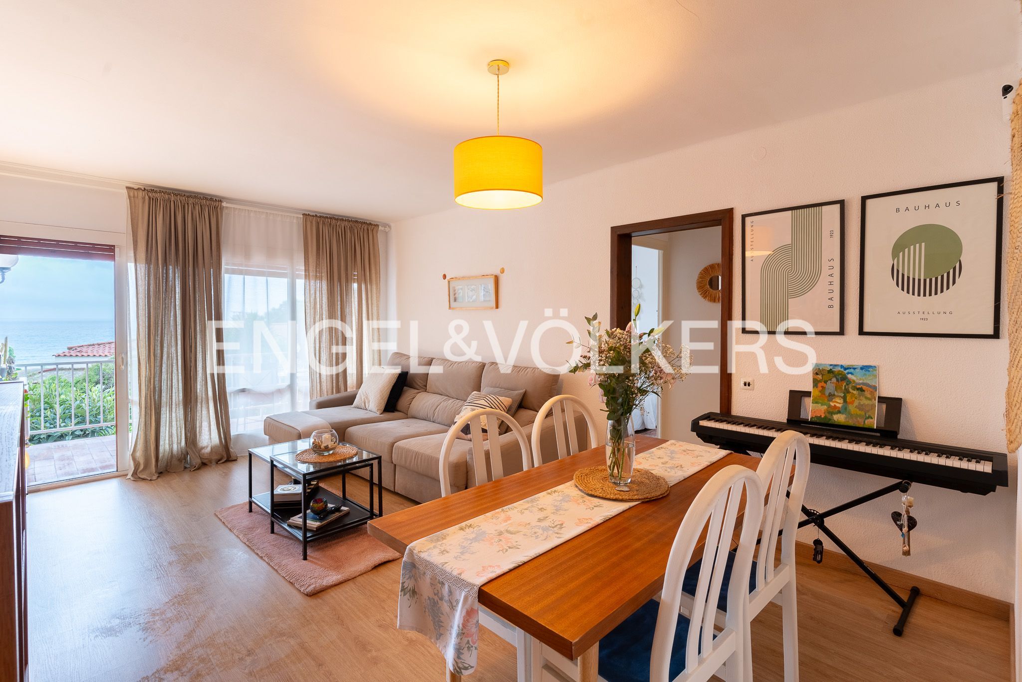 Sala d'estar de Apartament en venda en Sant Pol de Mar amb Aire condicionat, Calefacció i Parquet