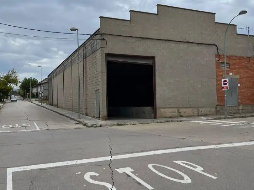 Nave industrial en alquiler en Carrer de Rafael Casanova 4