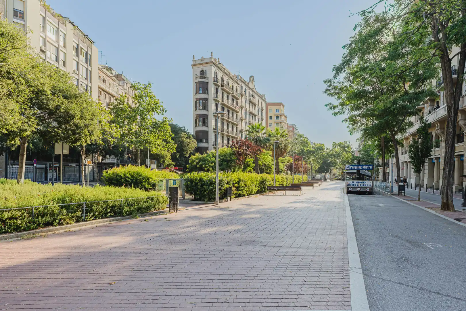 Exterior view of Flat for sale in Barcelona  with Air Conditioner, Heating and Parquet flooring