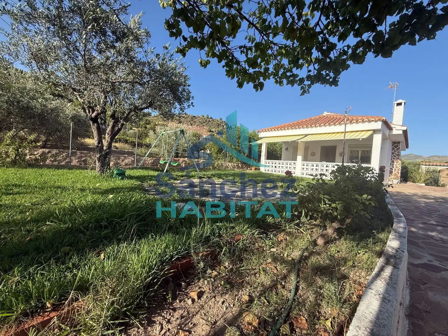 Exterior view of Houses for sale in Chelva  with Private garden, Terrace and Storage room