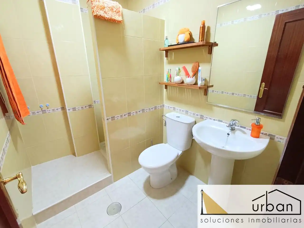 Flat for sale in De Granada, Chipiona Norte