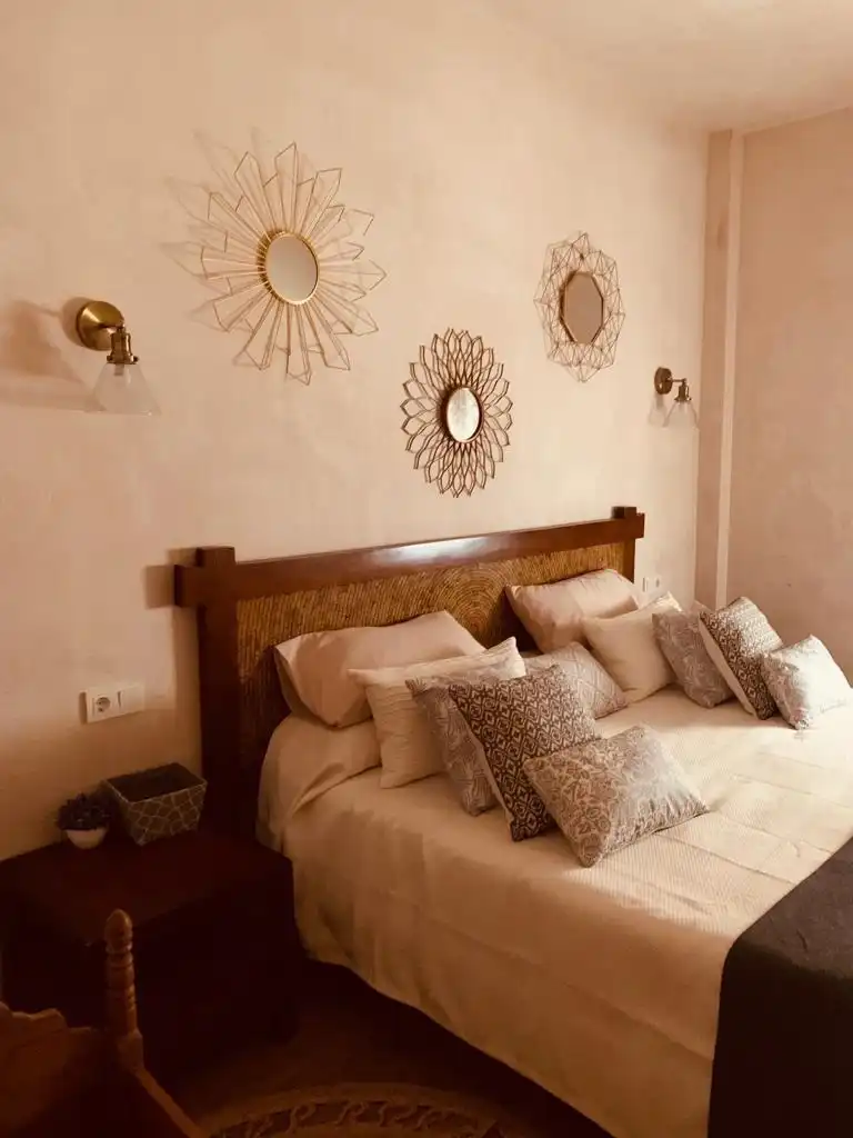 Dormitori de Finca rústica en venda en Villanueva del Trabuco amb Jardí privat, Terrassa i Moblat