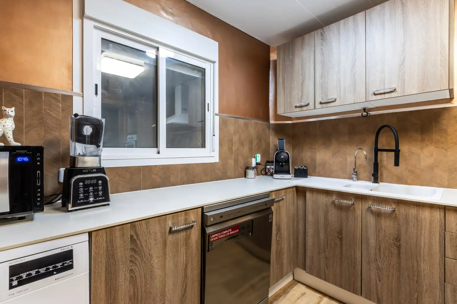 Kitchen of Flat for sale in Terrassa  with Parquet flooring, Terrace and Balcony