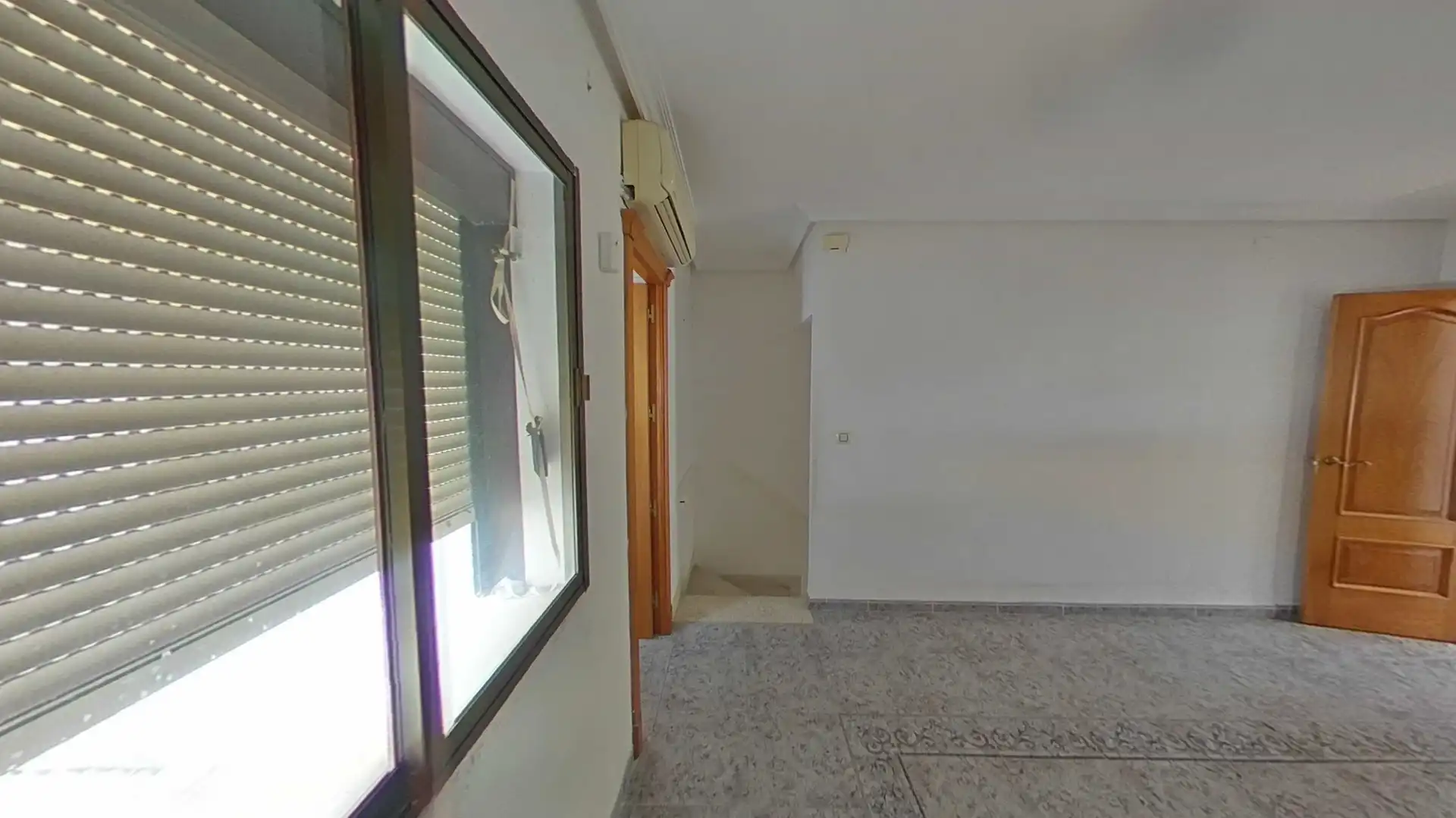 Casa adosada en venta en Baeza con Terraza