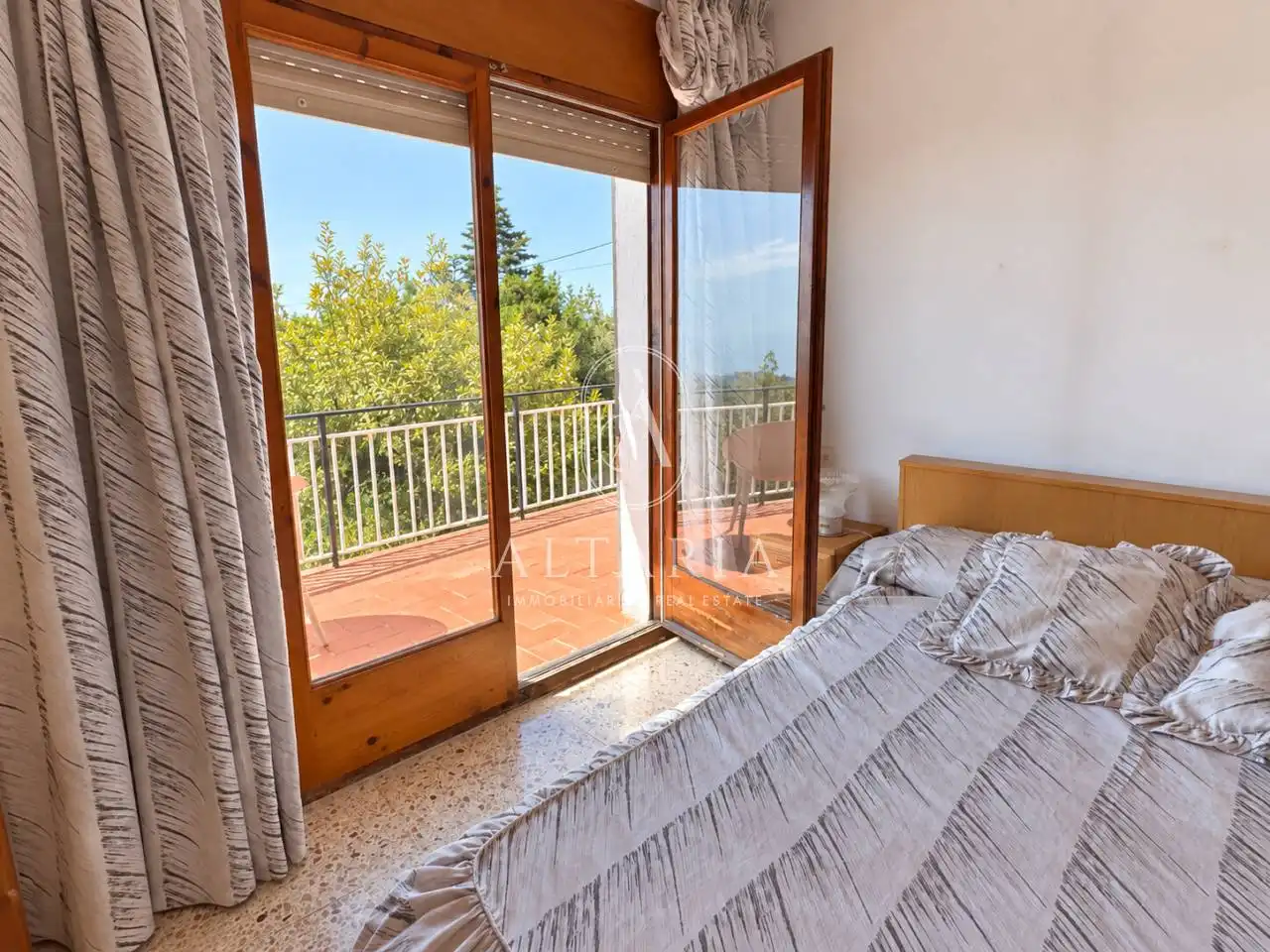 Terrassa de Finca rústica en venda en Pineda de Mar amb Jardí privat, Piscina i Alarma